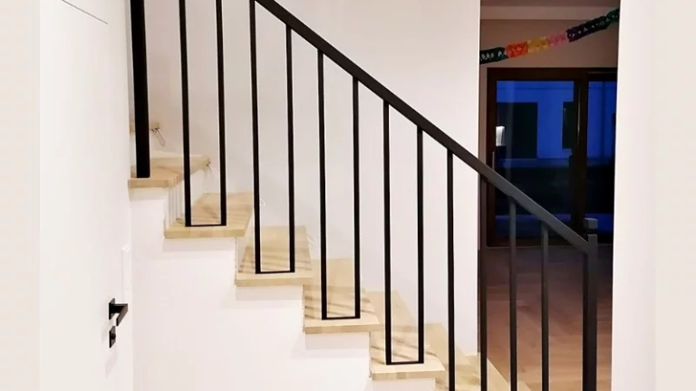 Barierki metalowe – bezpieczeństwo w eleganckiej oprawie