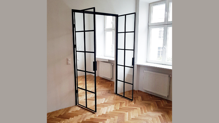 Drzwi francuskie w loftowej konstrukcji