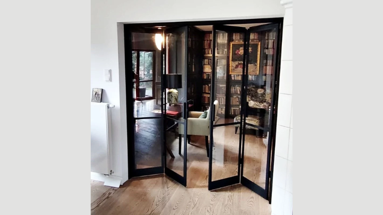 Drzwi harmonijkowe – oszczędność miejsca i styl w jednym