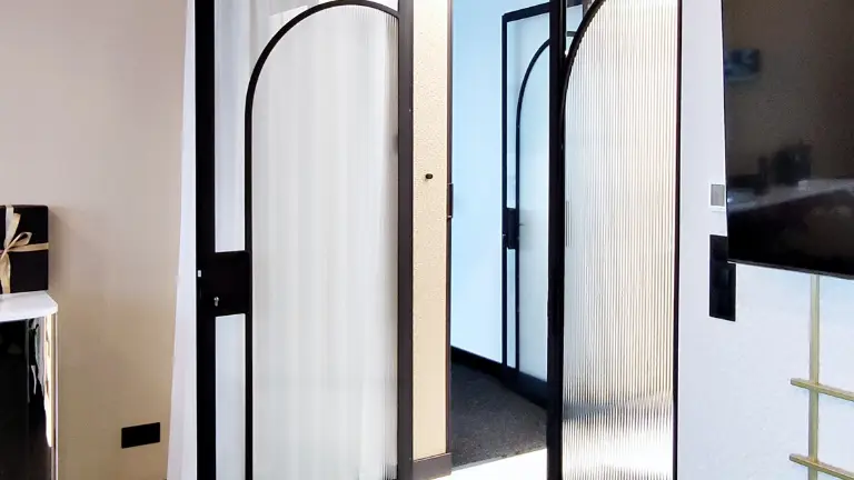 Drzwi loftowe jaki sposób otwierania wybrać