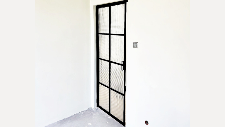 Drzwi loftowe – jak wyglądają i jak zrobić drzwi loftowe