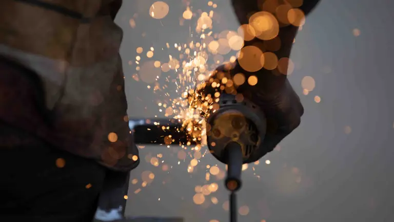 Jak wykonane są drzwi loftowe