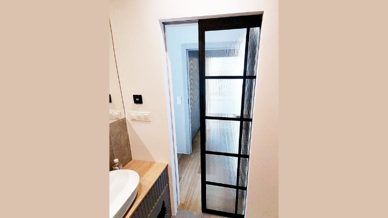 Jakie są korzyści z zastosowania kaset do drzwi chowanych​