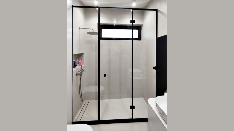 Rodzaje szkła w kabinach prysznicowych