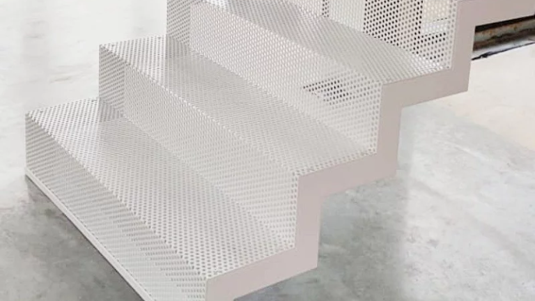 Metalowa balustrada do koronkowych schodów z blachy perforowanej