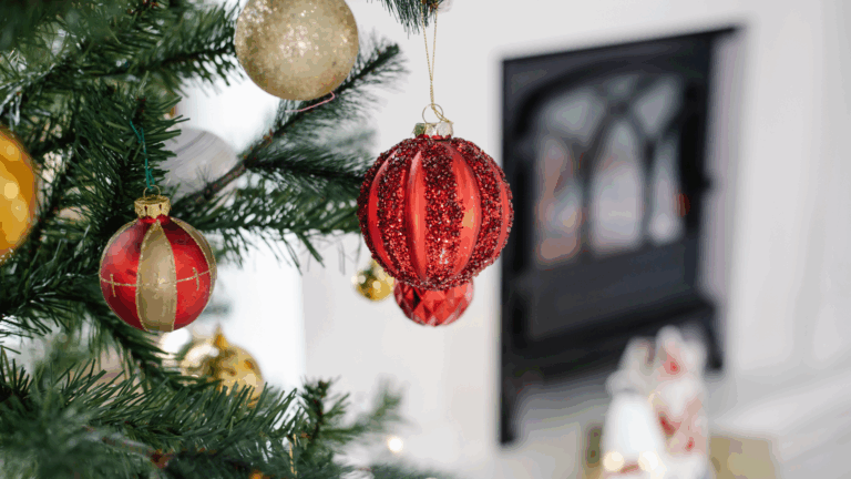 Drzwi loftowe w świątecznych aranżacjach wnętrz